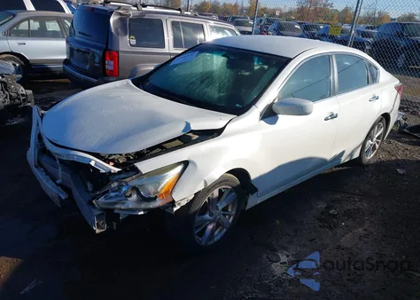 2015 Nissan Altima 2.5/2.5 S/2.5 Sl/2.5 Sv z USA, uszkodzony, nr VIN 1N4AL3AP0FC231759